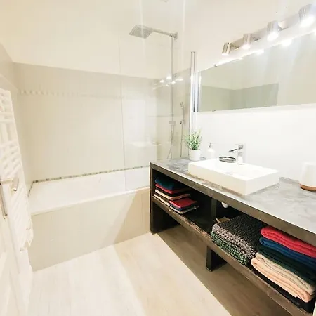 Le Flocon 2 Maison Carree Centre Historique *