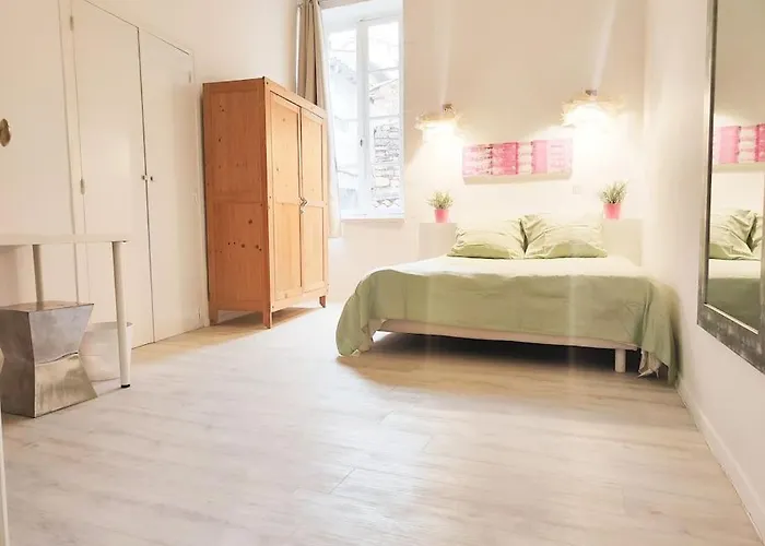 Le Flocon 2 Maison Carree Centre Historique