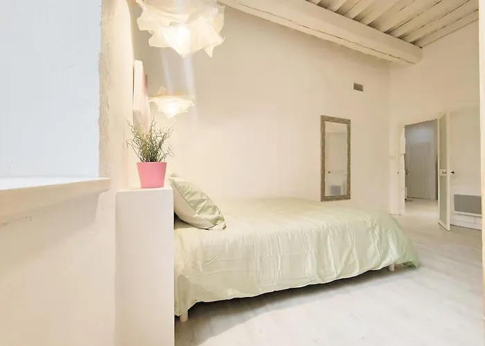 Le Flocon 2 Maison Carree Centre Historique