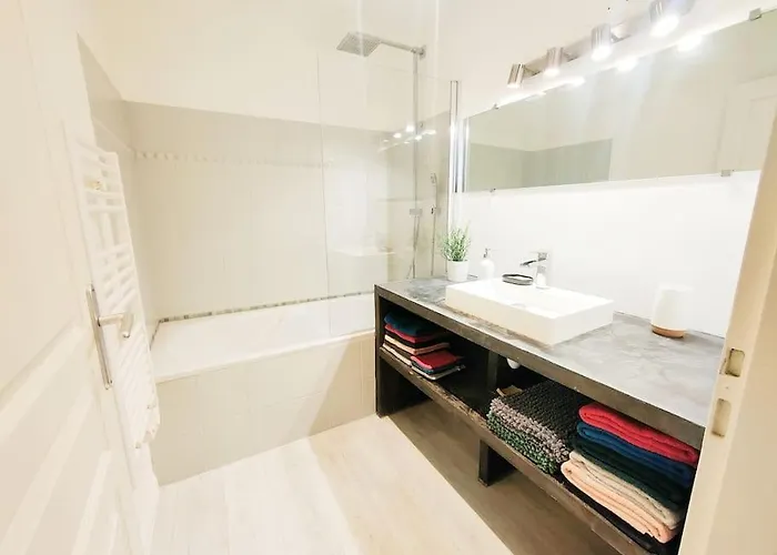 Le Flocon 2 Maison Carree Centre Historique *